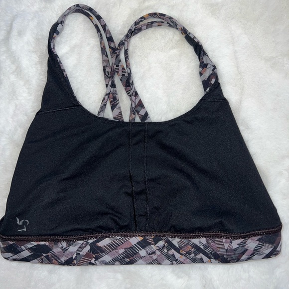 Lululemon 🍋 Energy Bra Medium Support, B–D Cup Size 6 - Picture 8 of 9